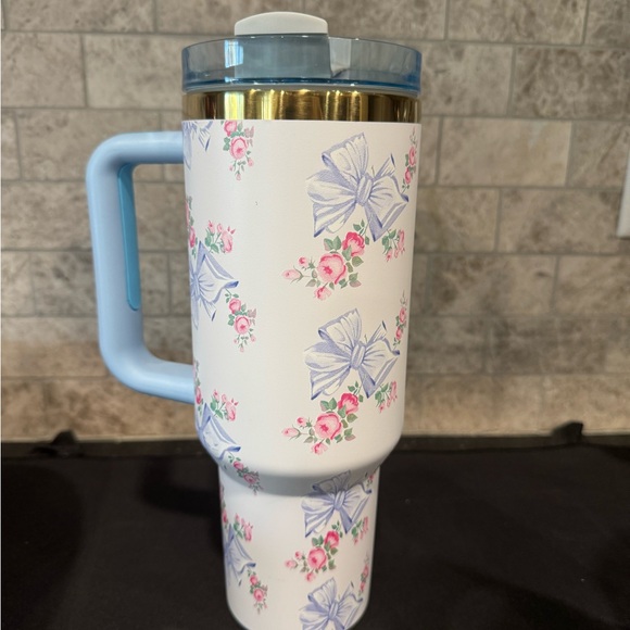 Floral Patterned Tumbler With Bow Straw Lid 40oz - Picture 3 of 6